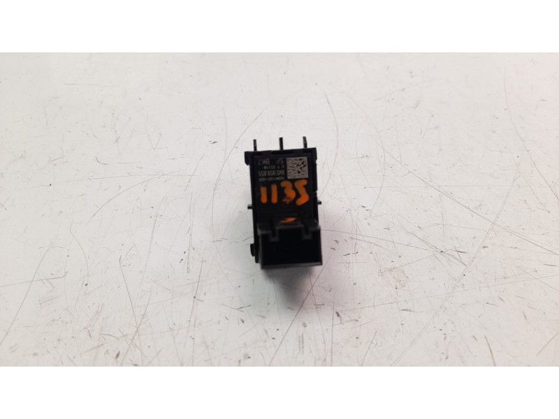 Recambio de mando elevalunas trasero izquierdo para skoda fabia 1.0 tsi referencia OEM IAM 6V0959855  