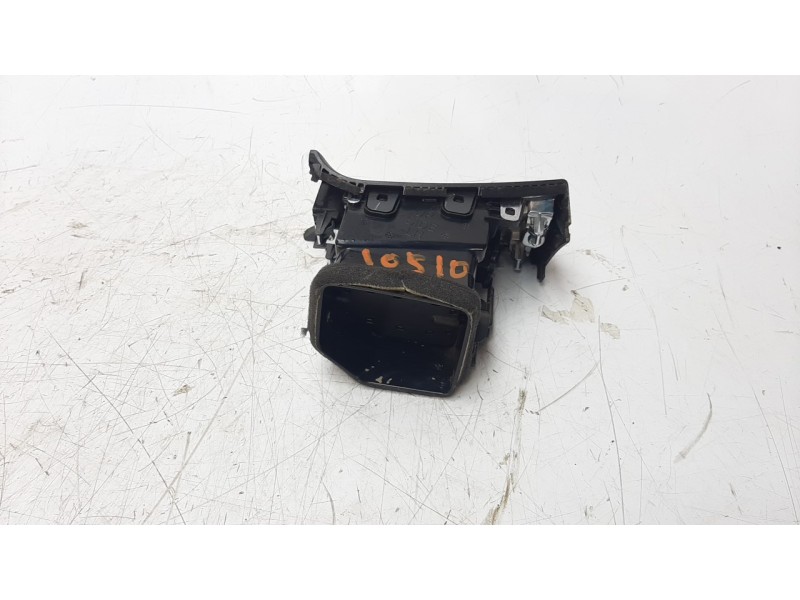 Recambio de rejilla aireadora para nissan pulsar (c13) 1.2 16v cat referencia OEM IAM R52003001  