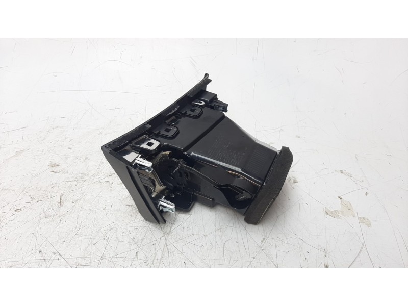 Recambio de rejilla aireadora para nissan pulsar (c13) 1.2 16v cat referencia OEM IAM R52003001  