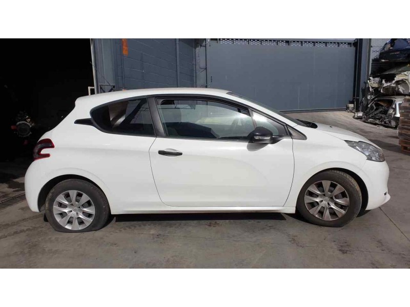 peugeot 208 del año 2015