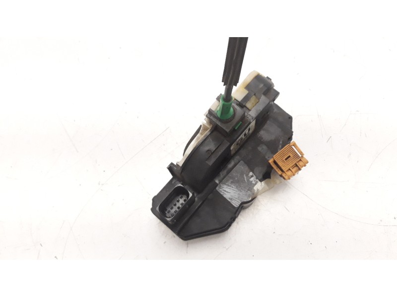 Recambio de cerradura puerta trasera derecha para chevrolet cruze 2.0 diesel cat referencia OEM IAM 13579566  