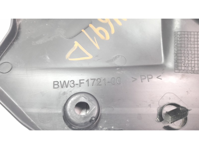 Recambio de moldura para yamaha tenere 700 referencia OEM IAM BW3F172100  