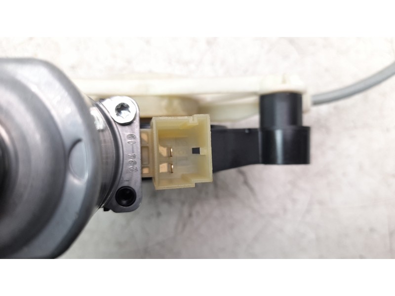 Recambio de elevalunas trasero derecho para audi a3 sportback (8vf) 30 tdi s line referencia OEM IAM 8V4839462 106023418 