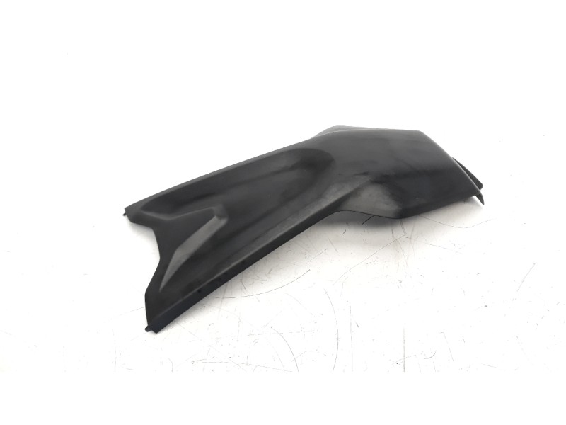 Recambio de moldura para yamaha mt-07 referencia OEM IAM BAT2171A00  
