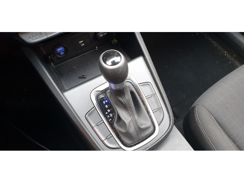 Recambio de palanca cambio para hyundai kona referencia OEM IAM 46700J9200  