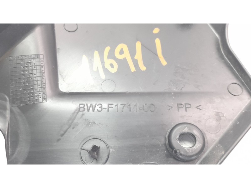 Recambio de moldura para yamaha tenere 700 referencia OEM IAM BW3F171100  