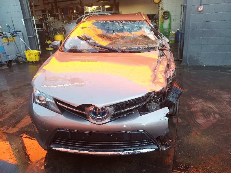 toyota auris touring sports (e18) del año 2014