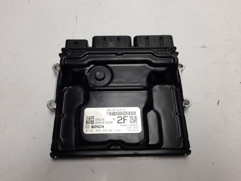 Recambio de centralita motor uce para dacia logan ii comfort referencia OEM IAM 281035669  
