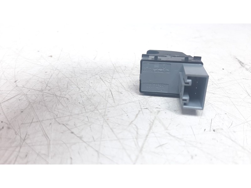Recambio de mando elevalunas trasero derecho para volkswagen polo (6c1) crosspolo referencia OEM IAM 6C0959855 IAF860037 EWSVW15