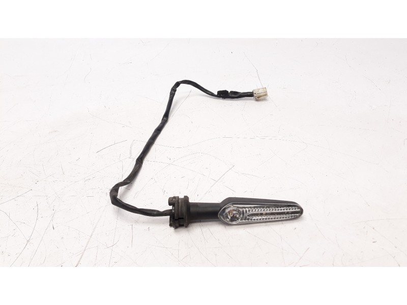 Recambio de piloto trasero derecho para yamaha mt-07 referencia OEM IAM B7N8334000  