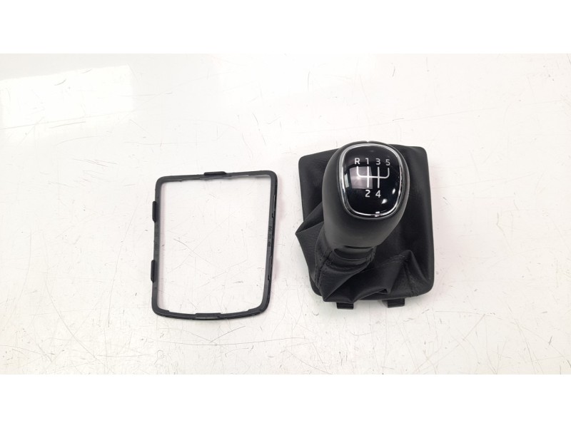 Recambio de pomo palanca cambio para skoda fabia 1.0 tsi referencia OEM IAM 6V0711120  