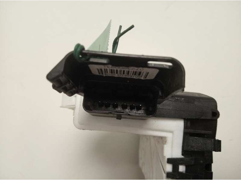 Recambio de cerradura puerta trasera derecha para citroen berlingo station wagon live edition referencia OEM IAM  828423 