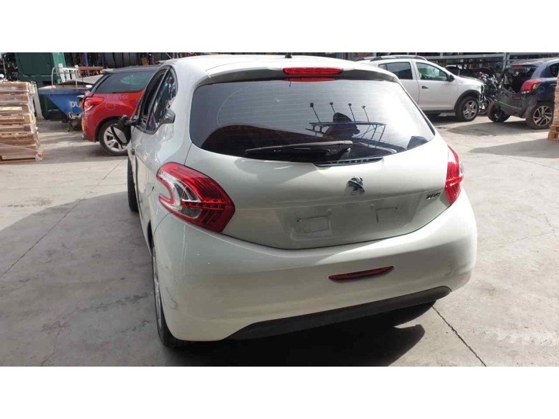 peugeot 208 del año 2015