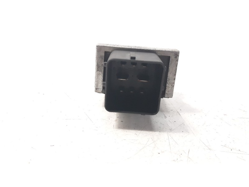Recambio de caja precalentamiento para land rover freelander (lr2) td4 s referencia OEM IAM 9663824880  
