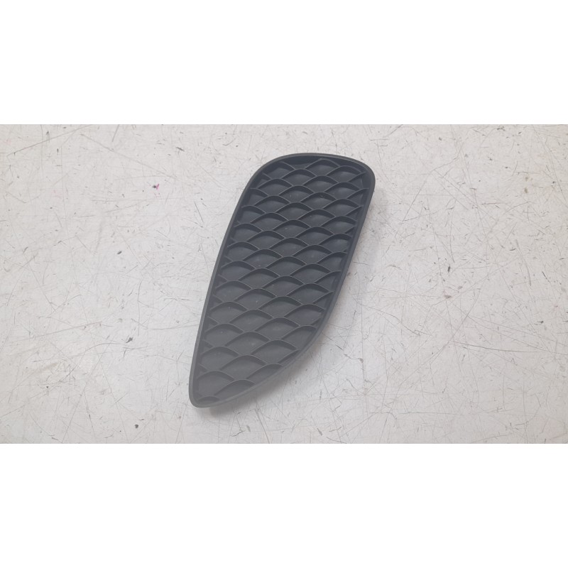 Recambio de moldura paragolpe delantera derecha para mercedes-benz clase gla (x156) gla 200 cdi / d (156.908) referencia OEM IAM