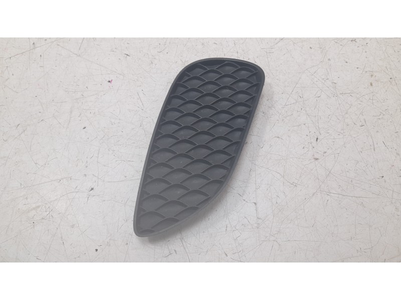 Recambio de moldura paragolpe delantera derecha para mercedes-benz clase gla (x156) gla 200 cdi / d (156.908) referencia OEM IAM