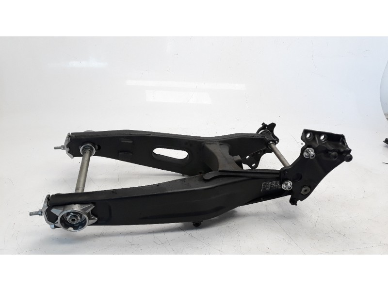 Recambio de puente trasero para yamaha mt-07 referencia OEM IAM 1WS2211010  