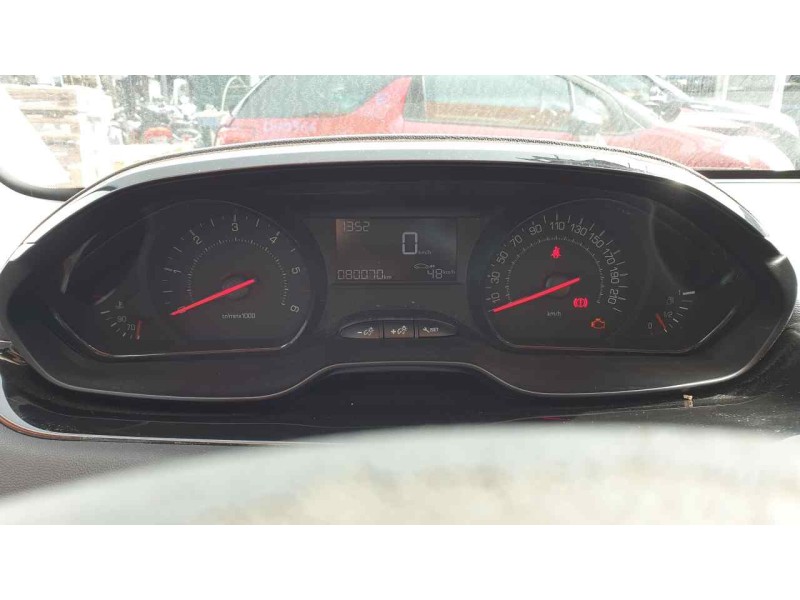 peugeot 208 del año 2015