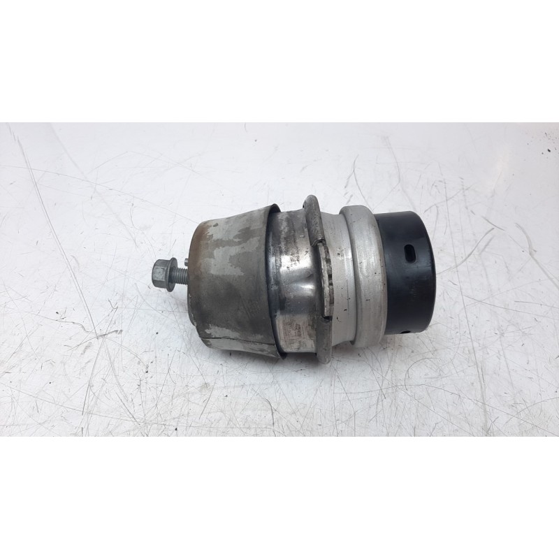 Recambio de soporte motor izquierdo para porsche cayenne (typ 92aa) 3.0 v6 tdi cat referencia OEM IAM 7L8199131F  