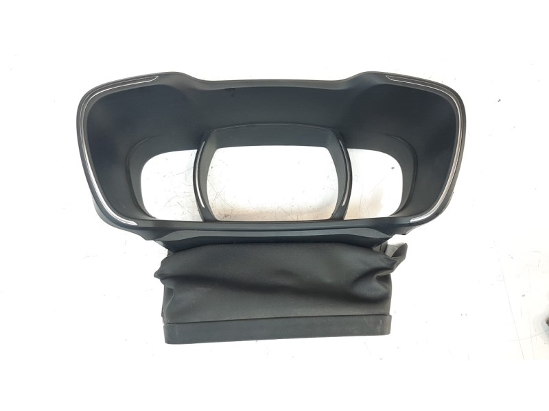 Recambio de moldura para renault kadjar 1.5 dci diesel fap energy referencia OEM IAM 682500431R  