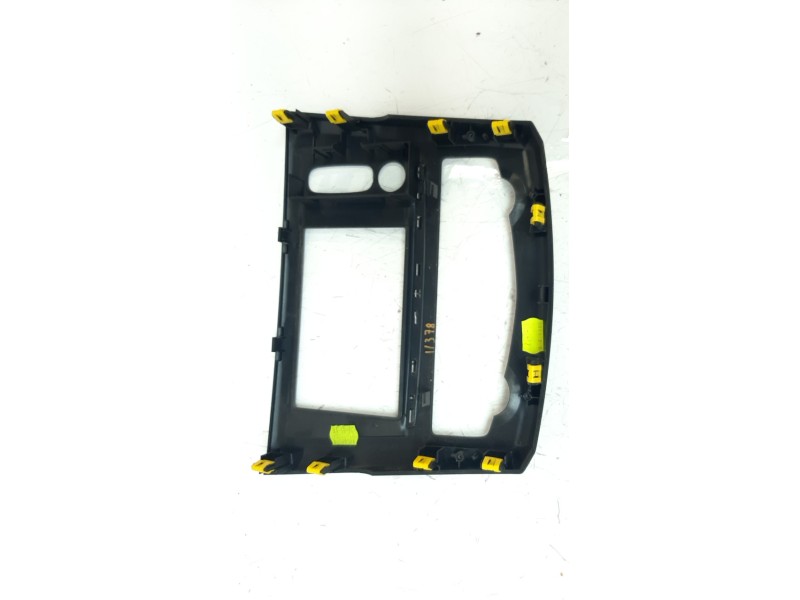 Recambio de moldura para renault kadjar 1.5 dci diesel fap energy referencia OEM IAM 681043286R  