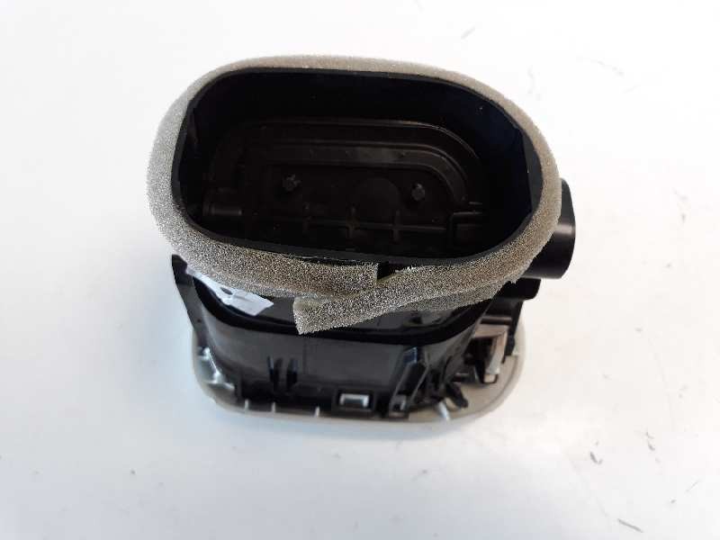 Recambio de rejilla aireadora para citroen c3 picasso live edition referencia OEM IAM 9682570377  