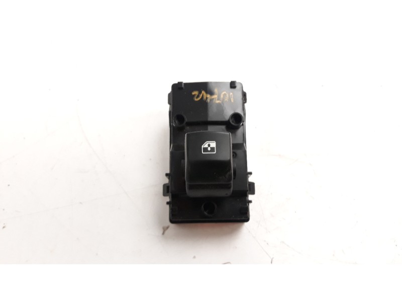 Recambio de mando elevalunas delantero derecho para kia xceed 1.4 tgdi cat referencia OEM IAM 93575J7000  