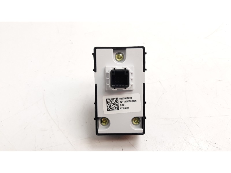 Recambio de mando elevalunas delantero derecho para kia xceed 1.4 tgdi cat referencia OEM IAM 93575J7000  