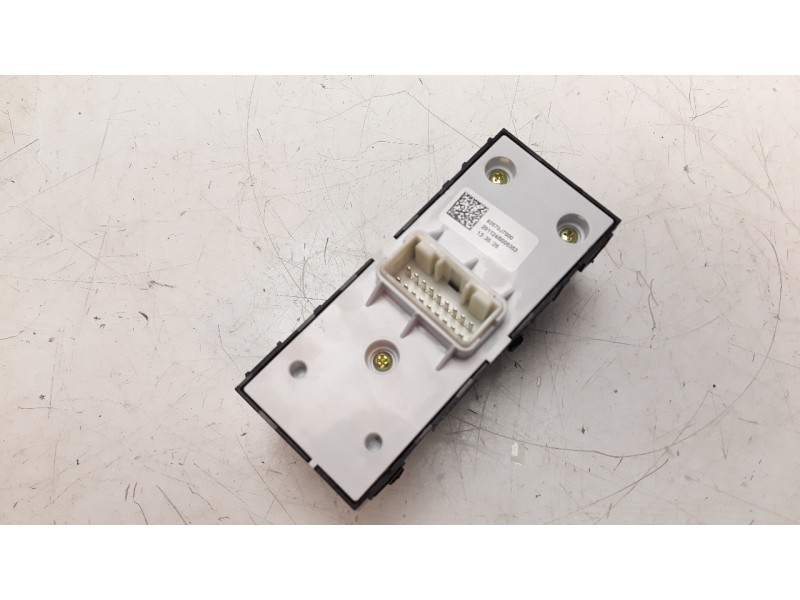 Recambio de mando elevalunas delantero izquierdo para kia xceed 1.4 tgdi cat referencia OEM IAM 93570J7000  