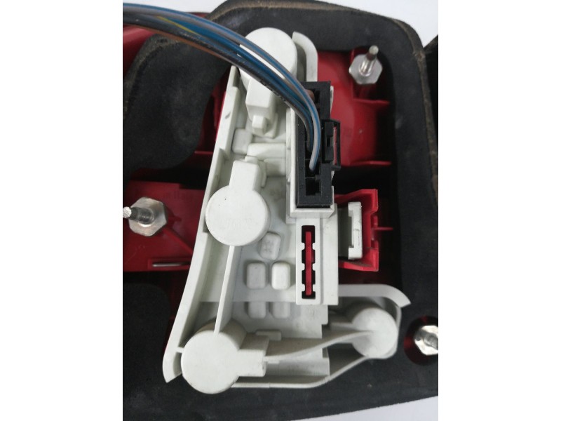 Recambio de piloto trasero derecho para bmw serie 3 berlina (e90) 320d referencia OEM IAM 63216937458 16200732 104LLE851