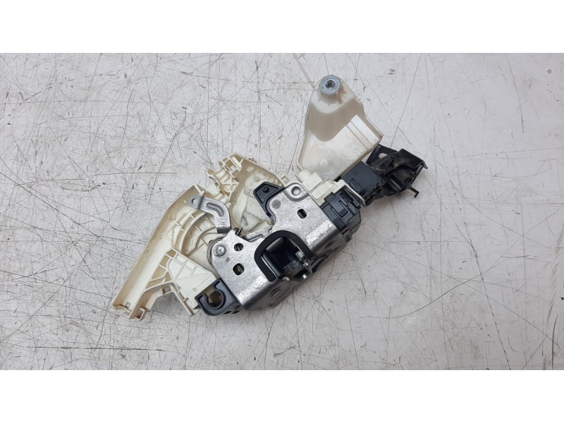 Recambio de cerradura puerta delantera derecha para jeep renegade limited 4x4 referencia OEM IAM 40126025  