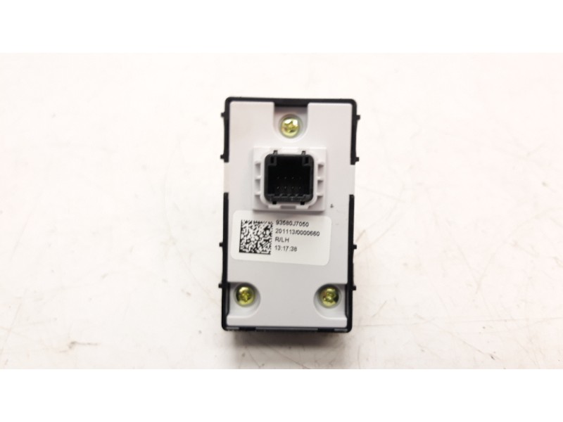 Recambio de mando elevalunas trasero izquierdo para kia xceed 1.4 tgdi cat referencia OEM IAM 93580J7050  