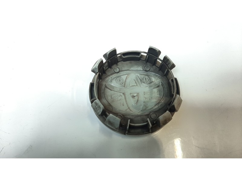 Recambio de tapacubos para toyota yaris hybrid feel referencia OEM IAM 4260352170  