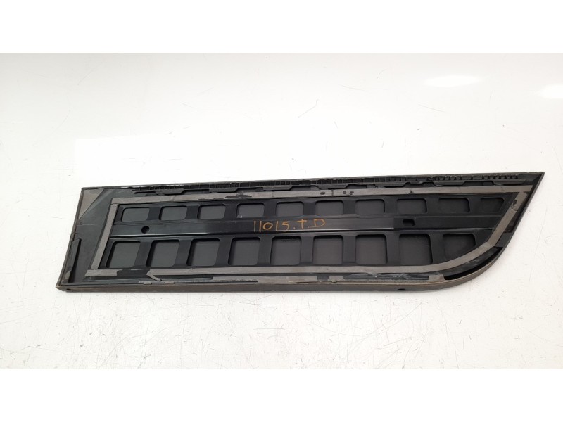Recambio de moldura para volkswagen polo (6c1) crosspolo referencia OEM IAM 6R0853970  