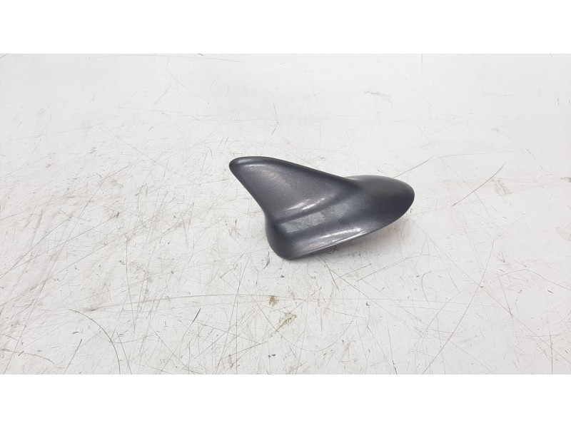 Recambio de antena para opel insignia berlina 2.0 16v cdti referencia OEM IAM 13322182  