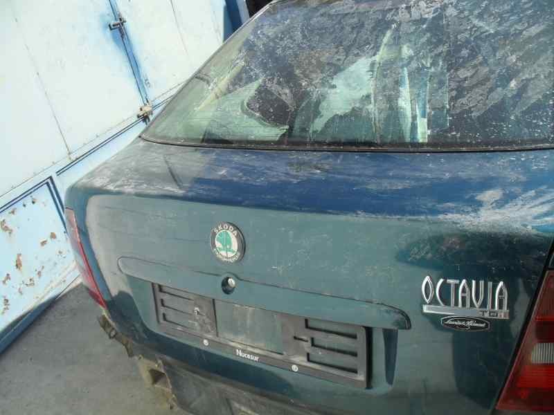 skoda octavia berlina (1u2) del año 1999