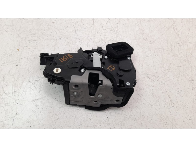 Recambio de cerradura puerta trasera derecha para volkswagen polo 1.0 tsi referencia OEM IAM 10A839016B  