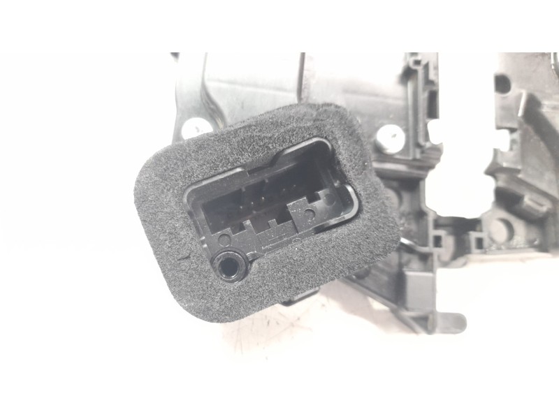 Recambio de cerradura puerta trasera derecha para volkswagen polo 1.0 tsi referencia OEM IAM 10A839016B  