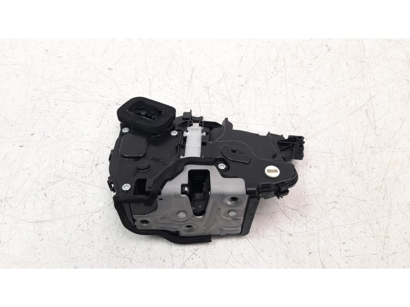 Recambio de cerradura puerta trasera izquierda para volkswagen polo 1.0 tsi referencia OEM IAM 10A839015B  