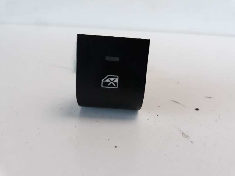 Recambio de interruptor para citroen c-elysée exclusive referencia OEM IAM 96760000ZD  