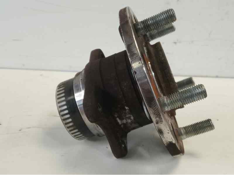 Recambio de buje para kia sportage 1.7 crdi cat referencia OEM IAM 527102E100 906544 