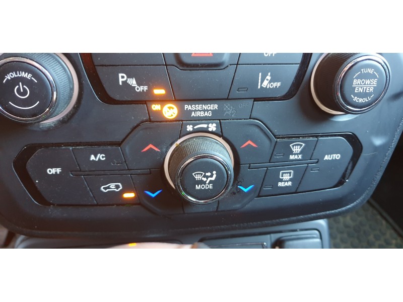 Recambio de mando climatizador para jeep renegade limited 4x4 referencia OEM IAM 7356941360  
