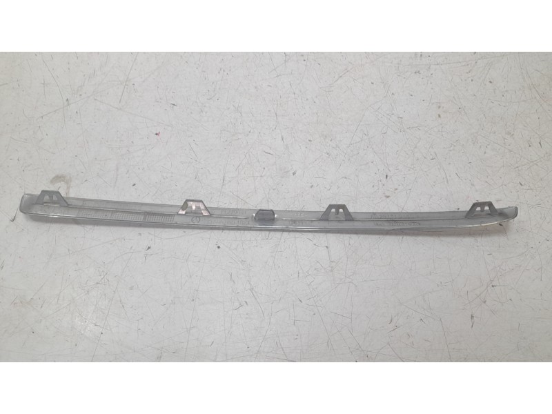 Recambio de moldura paragolpe delantera para mercedes-benz clase gla (x156) gla 200 cdi / d (156.908) referencia OEM IAM A156885