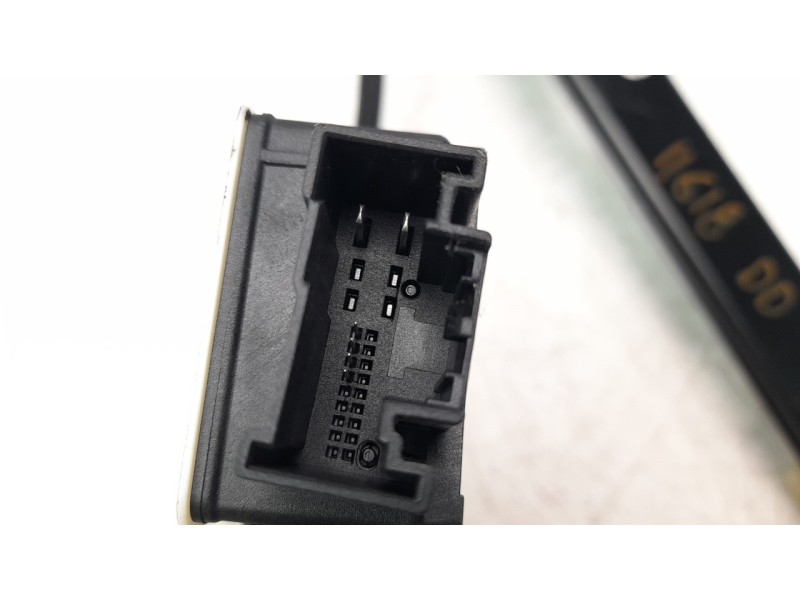 Recambio de elevalunas delantero derecho para volkswagen polo 1.0 tsi referencia OEM IAM 2G4837462B  