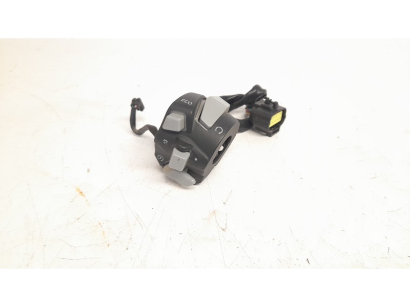 Recambio de piña luces derecha para zontes motorcycles zt125 zt 125-u referencia OEM IAM 1184200184000  