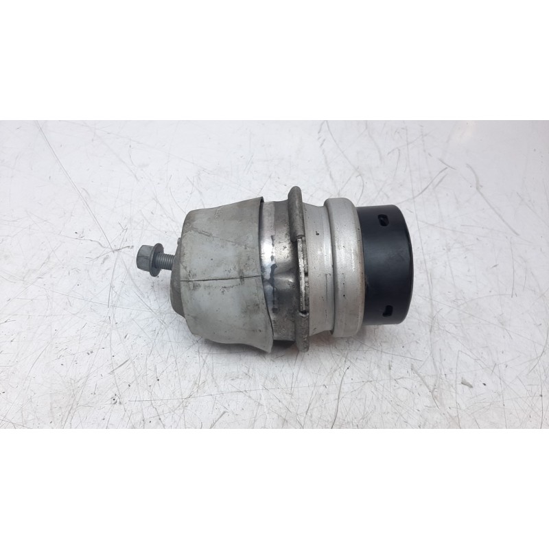 Recambio de soporte motor derecho para porsche cayenne (typ 92aa) 3.0 v6 tdi cat referencia OEM IAM 7L8199131F  