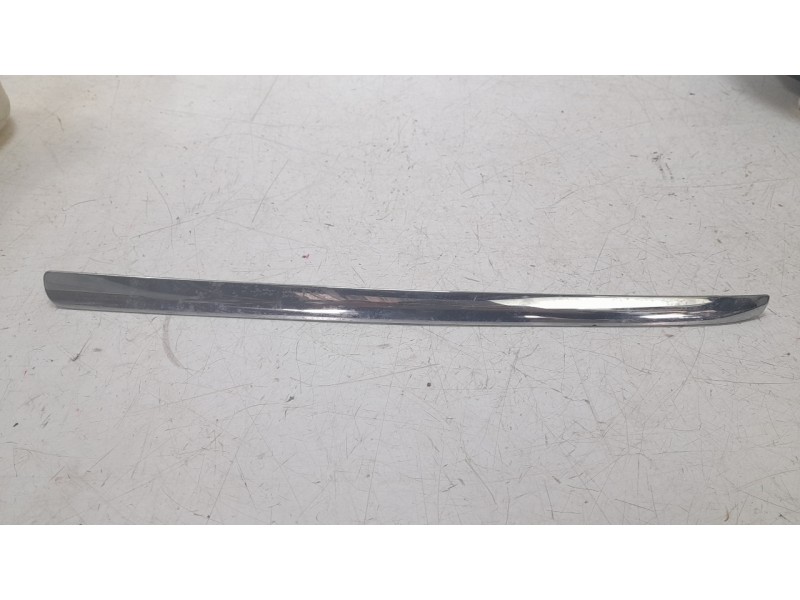 Recambio de moldura paragolpe delantera para mercedes-benz clase gla (x156) gla 200 cdi / d (156.908) referencia OEM IAM A156885