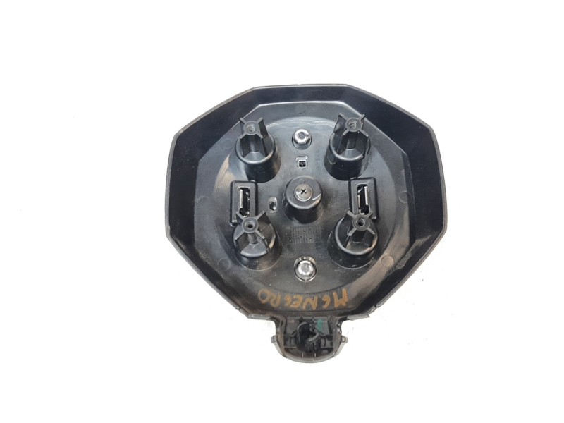 Recambio de emblema para mg hs comfort referencia OEM IAM 10628733  