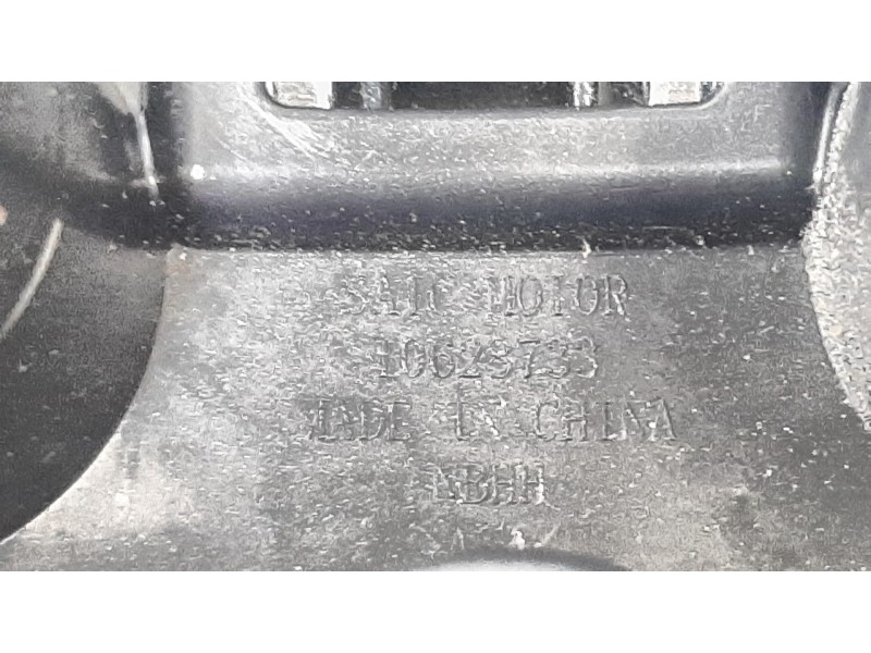 Recambio de emblema para mg hs comfort referencia OEM IAM 10628733  