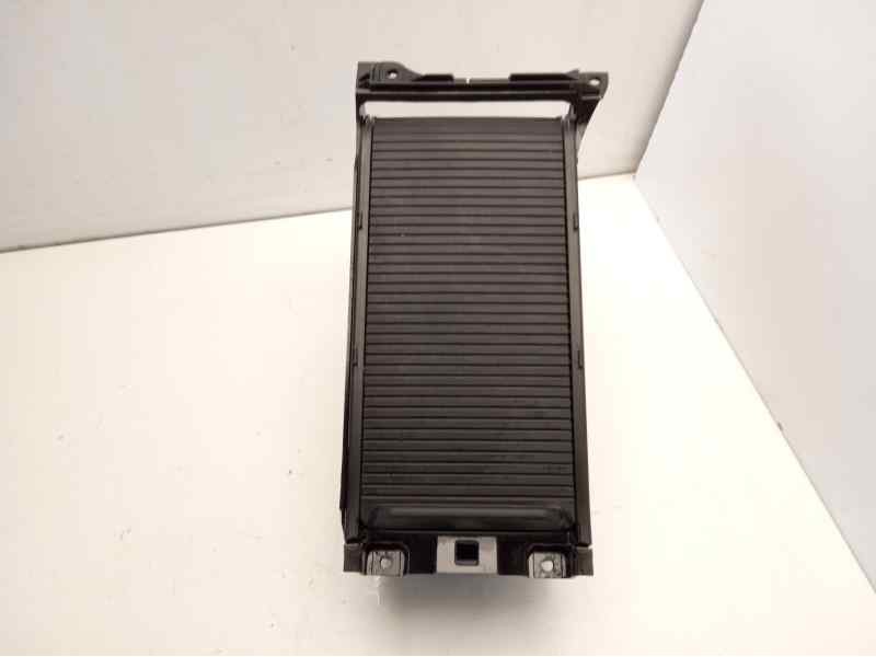 Recambio de guantera para volvo v40 kinetic referencia OEM IAM 08632777  
